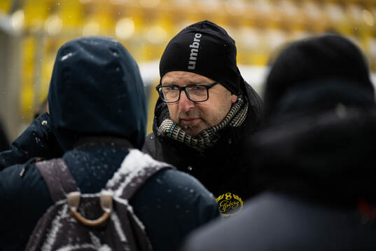 Damlagets tränare Ismet Tursic