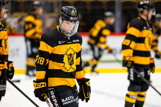 Skellefteås Viktor Klingsell innan ishockeymatchen i SHL