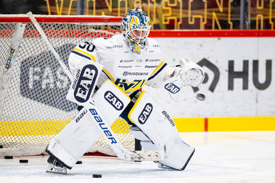 HV71s målvakt Lassi Lehtinen innan ishockeymatchen i SHL