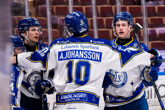 Spelare ur Leksand jublar