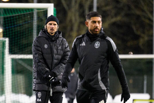 Tränare Robin Asterhed och Rassa Rahmani