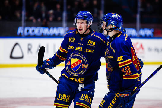 Djurgårdens Colby Sissons jublar med Marcus Nordmark