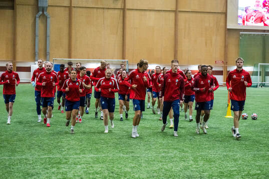 Spelarna värmer upp