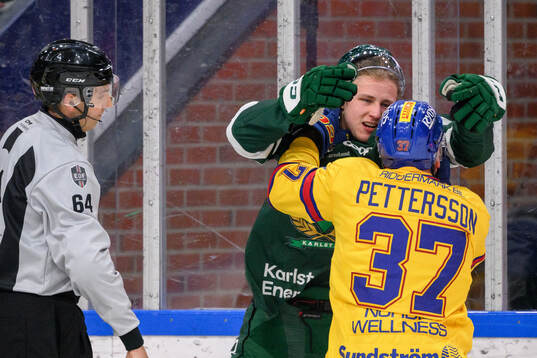 Färjestads Albert Wikman och Djurgårdens Jesper Pettersson