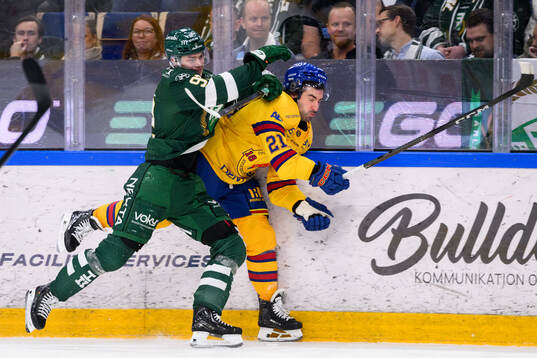 Färjestads Lucas Forsell och Djurgårdens Joseph Laleggia
