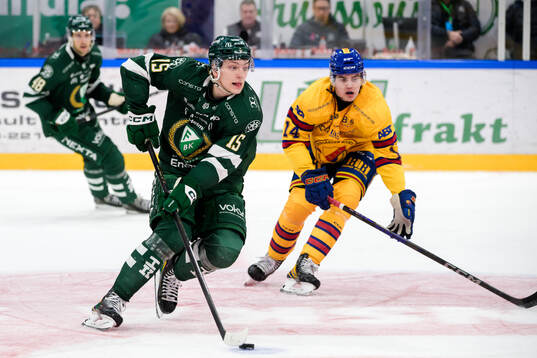Färjestads Jack Berglund och Djurgårdens Anton Frondell