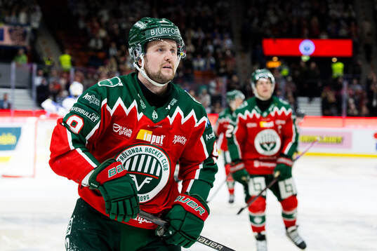 Frölundas Linus Weissbach jublar