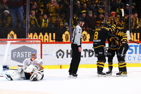 Skellefteås Jonathan Pudas jublar