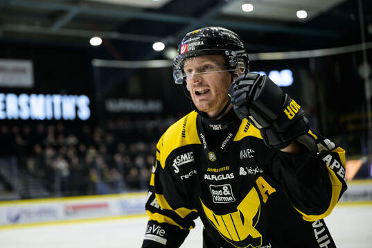 Västerås Oskar Kvist jublar