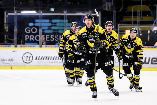 Västerås Oskar Kvist jublar