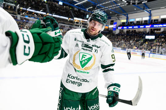 Färjestads Marian Studenic jublar