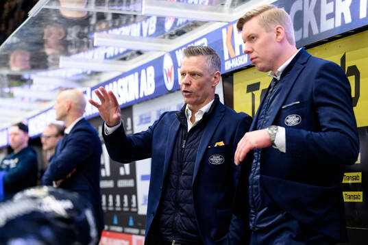 HV71s assisterande tränare Nicklas Rahm och tränare Anton