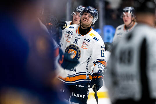 Växjös Manuel Ågren jublar