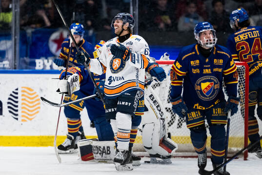 Växjös Manuel Ågren jublar