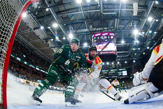 Färjestads Emil Alba och Brynäs Simon Bertilsson