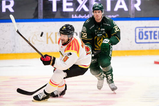 Brynäs Simon Bertilsson och Färjestads Magnus Nygren