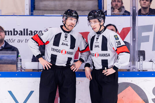 domare Andreas Harnebring och Domare Marcus Wannerstedt