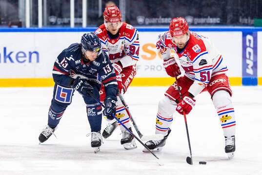 Linköpings Jakub Vrana och Timrås Sebastian Hartmann och
