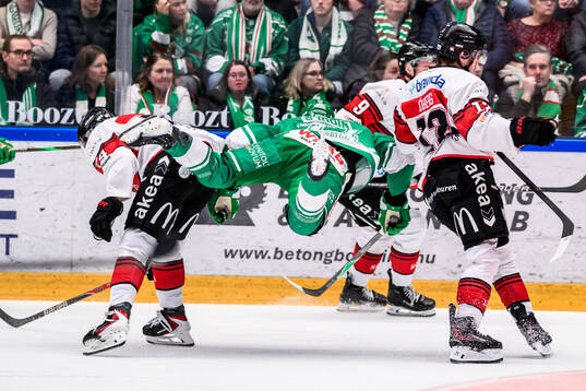 Rögles Linus Sjödin och Malmö Redhawks Linus Öberg