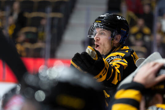 Skellefteås Pär Lindholm reagerar