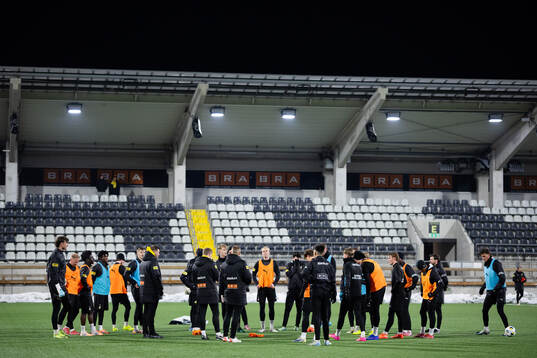 Häckens spelare och ledare samlade