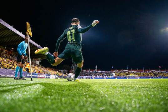 Phil Foden of Manchester City takes a corner kick