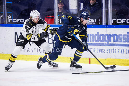 Västerås Oskar Kvist och Södertäljes Carter Ashton