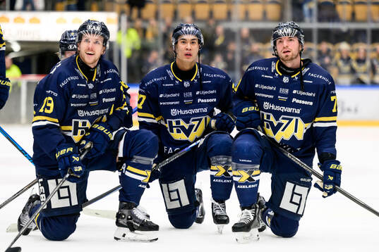 HV71s Niklas Hansson, Jonathan Ang och Lukas Rousek