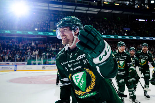 Färjestads Marian Studenic jublar