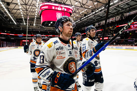 Växjös Dylan Mclaughlin jublar