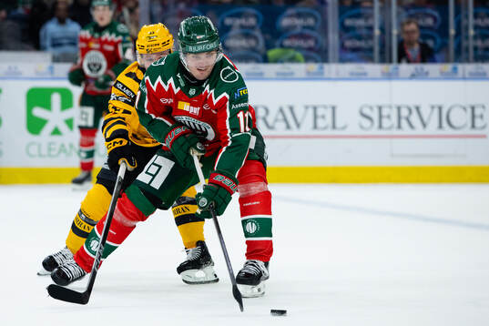 Skellefteås Zeb Forsfjäll och Frölundas Max Lindholm