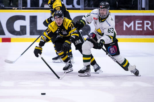 Västerås Oscar Birgersson och Östersunds Daniel Öhrn