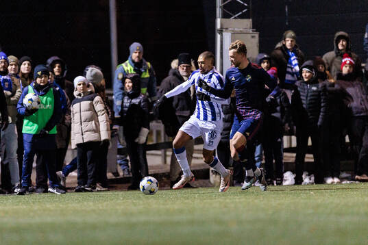 IFK Göteborgs Thomas Santos och Östers IFs Joel