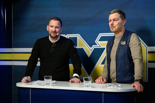HV71s Johan Freijd, kommunikationschef, och Per Gustafsson,