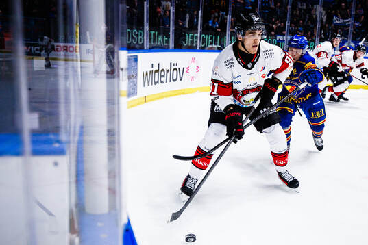 Malmö Redhawks Axel Sundberg och Djurgårdens Jesper