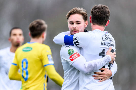 Helsingborgs Simon Bengtsson och Max Svensson jublar