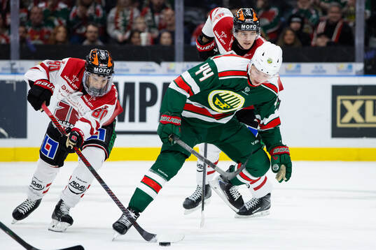 Örebros Kalle Miketinac och Frölundas Noah Dower Nilsson