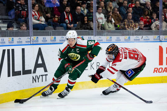 Frölundas Max Friberg och Örebros Kalle Miketinac