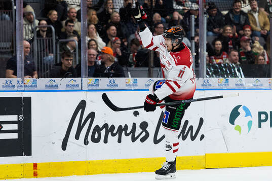 Örebros Kalle Kossila jublar