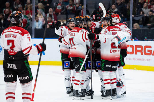 Örebros spelare jublar