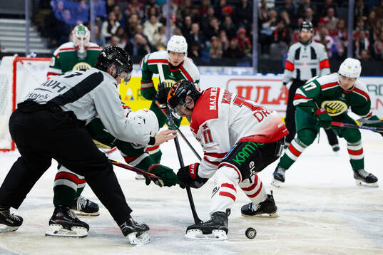 Frölundas Theodor Niederbach och Örebros Kalle Kossila