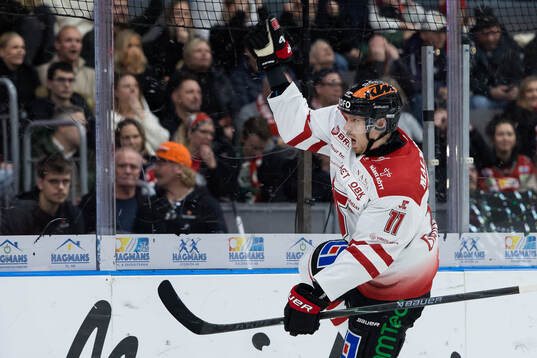 Örebros Kalle Kossila jublar