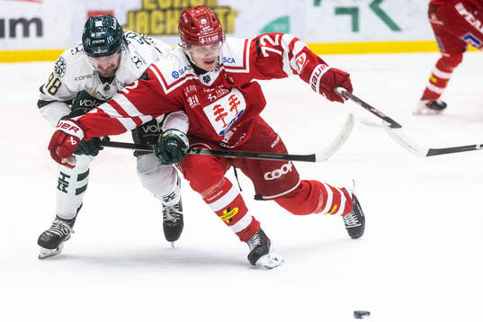 Färjestads Marian Studenic och Timrås Erik Walli