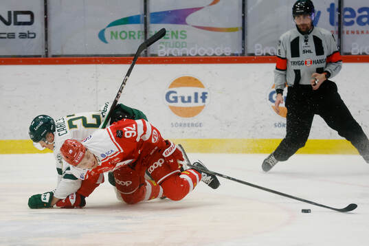 Timrås Anton Lundmark och Färjestads Gabriel Carlsson