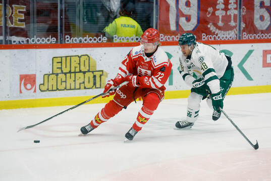 Timrås Erik Walli Walterholm och Färjestads Filip Roos