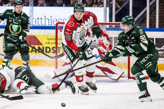 Frölundas Gian Meier och Färjestads Lucas Forsell