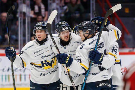 HV71s Hugo Fransson jublar