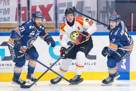 Växjös Brian Cooper och Erik Andersson mot Brynäs Jakob