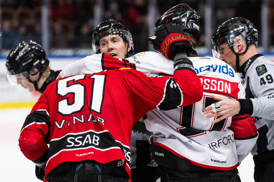 Luleås Markus Nurmi och Malmö Redhawks Johan Ivarsson