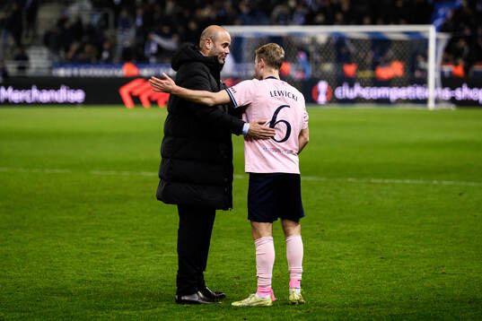Head coach Miguel Angel Ramirez and Oscar Lewicki of Malmö